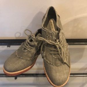 BANANA REPUBLIC grey fabric Oxford shoes women